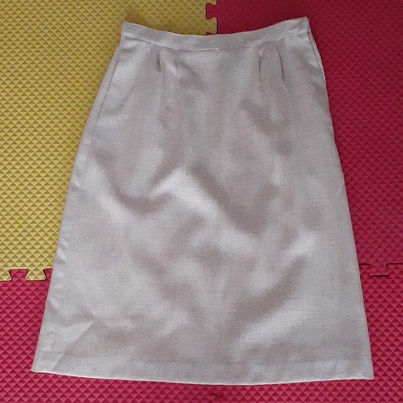 "Arenzano" (Gary Stuart) linen jacket & skirt suit - Picture 4 of 4